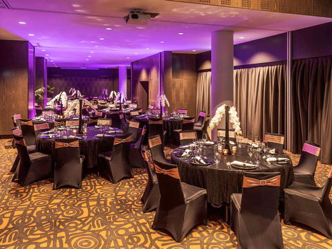 Novotel Sydney Darling Harbour - Accommodation Batemans Bay 42