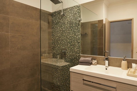 Byron Quarter Apartments - Accommodation Batemans Bay 9