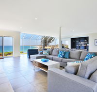 Neptune - Absolute Beachfront - Accommodation Batemans Bay