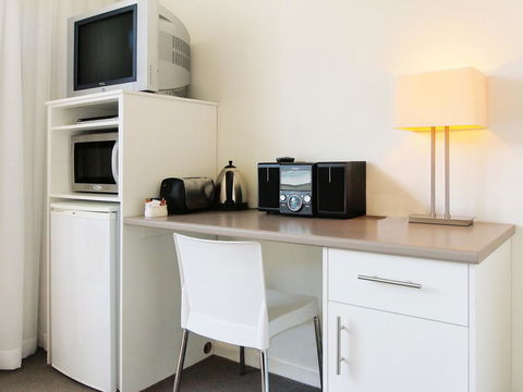 Oaks Nelson Bay Lure Suites - Accommodation Batemans Bay 12