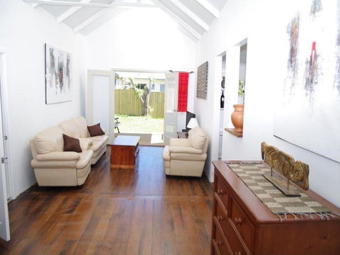 Jupiter, 3 Scott Street - Accommodation Batemans Bay 0