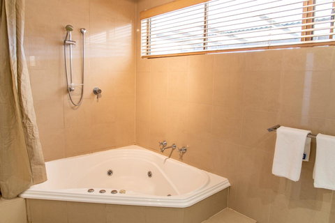 Belmont - Accommodation Batemans Bay 11