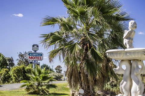 Allonville Gardens Motel - Accommodation Batemans Bay 0
