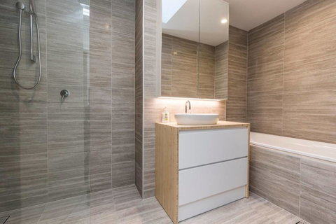 Nobbs Â· Executive 2 Storey Sydney Apartment With Pool - Accommodation Batemans Bay 10