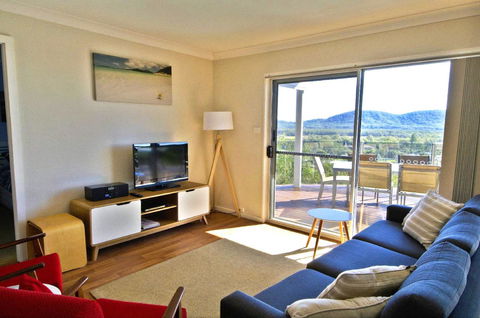 Coastwatch, 26 Comara Terrace - Accommodation Batemans Bay 3