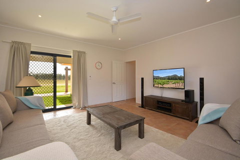 JE Guesthouse, Central To All The Hunter Valley Has To Offer - Accommodation Batemans Bay 4
