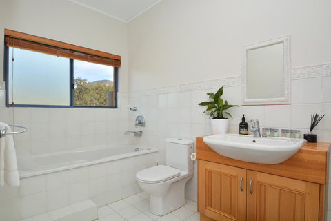 JE Guesthouse, Central To All The Hunter Valley Has To Offer - Accommodation Batemans Bay 23