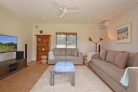 JE Guesthouse, Central To All The Hunter Valley Has To Offer - Accommodation Batemans Bay 3
