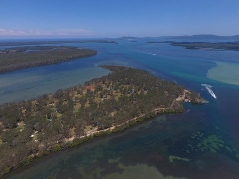 Lani\'s Holiday Island - Accommodation Batemans Bay 0