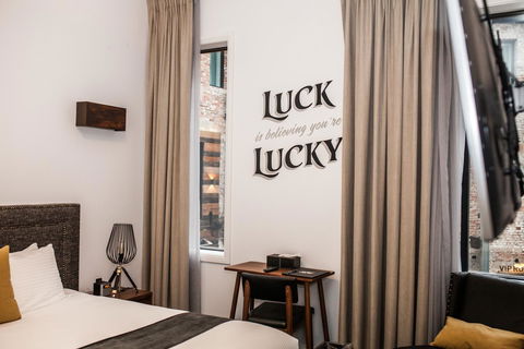 The Lucky Hotel - Accommodation Batemans Bay 1