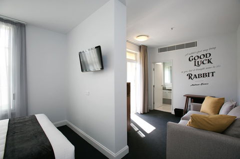 The Lucky Hotel - Accommodation Batemans Bay 29