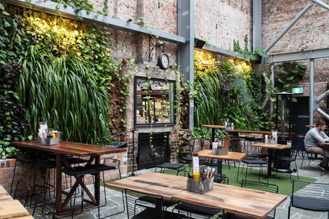 The Lucky Hotel - Accommodation Batemans Bay 12