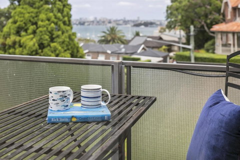Summery, Spacious 4 Bed Home In Kurraba Point - Accommodation Batemans Bay 14