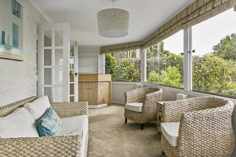 Summery, Spacious 4 Bed Home In Kurraba Point - Accommodation Batemans Bay 2