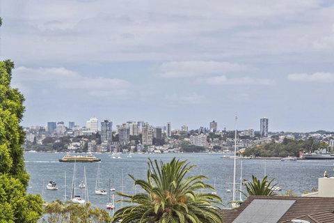 Summery, Spacious 4 Bed Home In Kurraba Point - Accommodation Batemans Bay 17