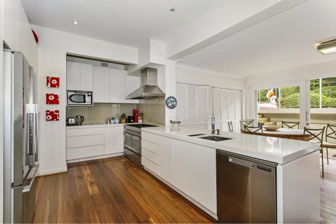 Summery, Spacious 4 Bed Home In Kurraba Point - Accommodation Batemans Bay 1