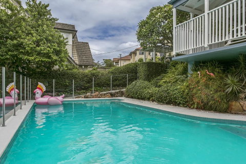 Summery, Spacious 4 Bed Home In Kurraba Point - Accommodation Batemans Bay 10