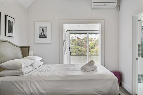 Summery, Spacious 4 Bed Home In Kurraba Point - Accommodation Batemans Bay 5