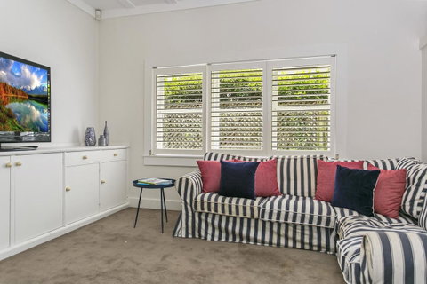 Summery, Spacious 4 Bed Home In Kurraba Point - Accommodation Batemans Bay 12