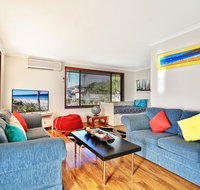 Sandy Toes Beach House Jervis Bay - 2min to Beach - Accommodation Batemans Bay