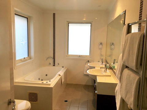 Encore Apartments - Accommodation Batemans Bay 3