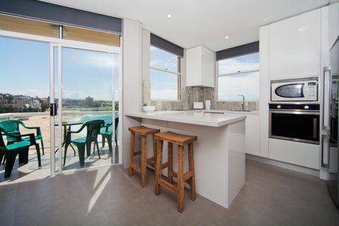 Gorgeous Coogee Views 2 Beds WT21 - Accommodation Batemans Bay 3