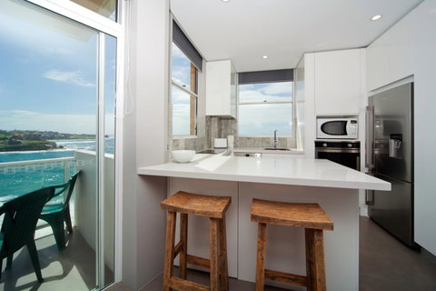 Gorgeous Coogee Views 2 Beds WT21 - Accommodation Batemans Bay 4