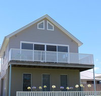 Red Waratah - Accommodation Batemans Bay