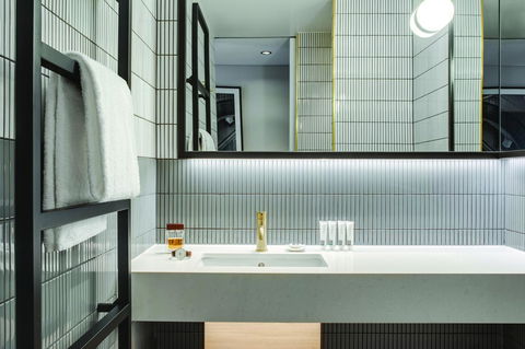 Vibe Hotel Sydney Darling Harbour - Accommodation Batemans Bay 3
