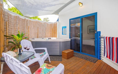 Coast Yamba - Adults Only - Accommodation Batemans Bay 3