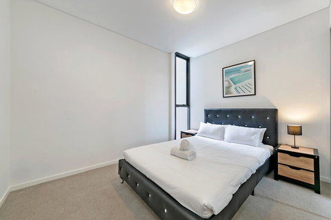 Stylish And Neat Two Bed Apartment In Wentworth Point - Accommodation Batemans Bay 6
