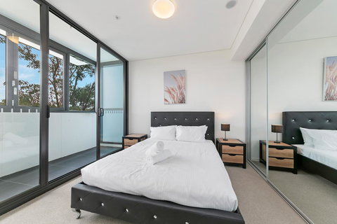 Stylish And Neat Two Bed Apartment In Wentworth Point - Accommodation Batemans Bay 7