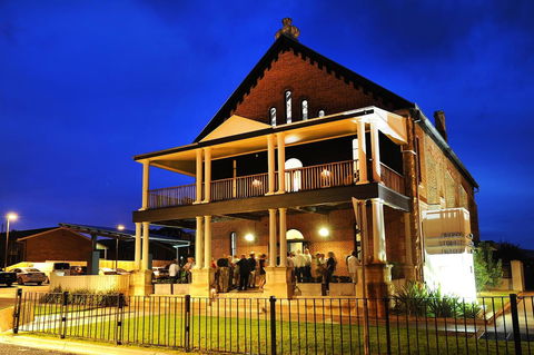 Perry Street Hotel - Accommodation Batemans Bay 0