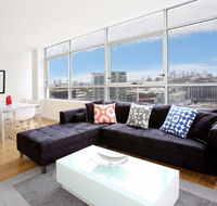 Gadigal Groove - Modern and Bright 3BR Executive Apartment in Zetland with Views - Accommodation Batemans Bay