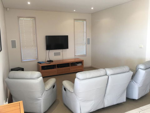 OceanScape Luxury Beachfront Villas - Accommodation Batemans Bay 1