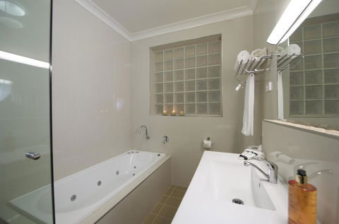 Marty's @ Little Beach - Accommodation Batemans Bay 19