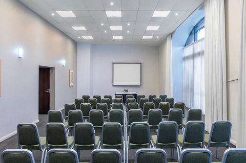 Adina Apartment Hotel Sydney Central - Accommodation Batemans Bay 9