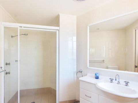Millennium 102 With Pool In Complex - Accommodation Batemans Bay 5