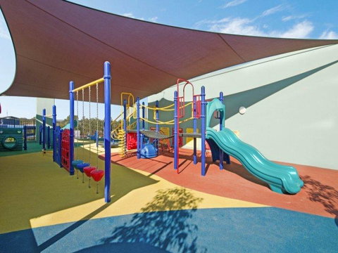 Nomikis\'On The Avenue - Accommodation Batemans Bay 7