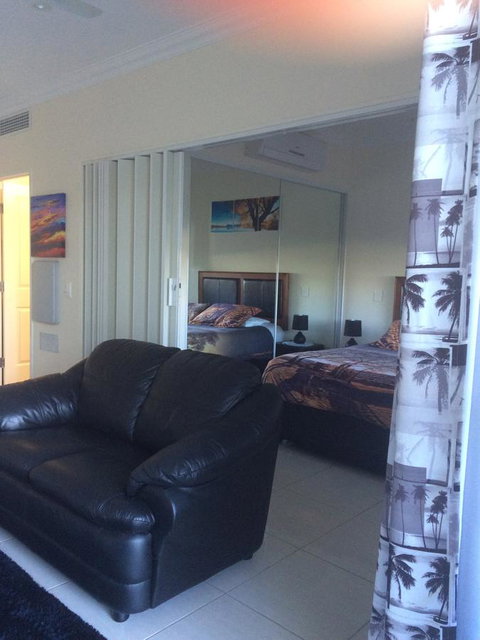Nomikis\'On The Avenue - Accommodation Batemans Bay 14