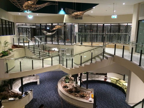 Nomikis\'On The Avenue - Accommodation Batemans Bay 11