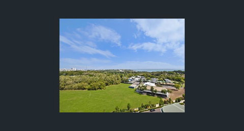 Nomikis\'On The Avenue - Accommodation Batemans Bay 0