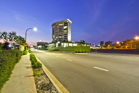 Nomikis\'On The Avenue - Accommodation Batemans Bay 10