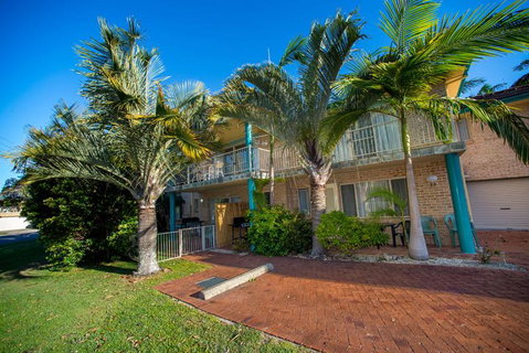 Beaches Serviced Apartments - Accommodation Batemans Bay 1