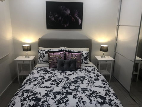 Darwin-Ocean Views, Tropical Getaway, Pool & Aircon - Accommodation Batemans Bay 2