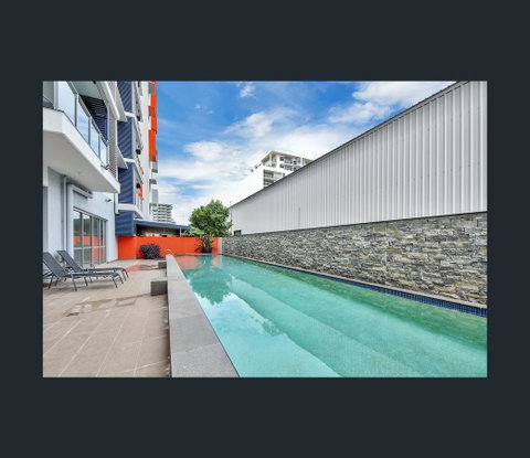 Darwin-Ocean Views, Tropical Getaway, Pool & Aircon - Accommodation Batemans Bay 18