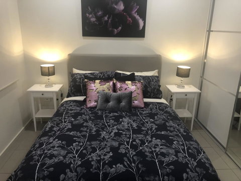 Darwin-Ocean Views, Tropical Getaway, Pool & Aircon - Accommodation Batemans Bay 1