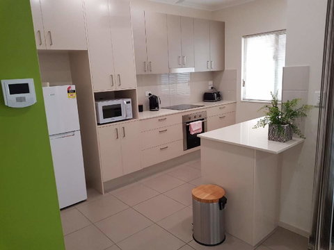 Darwin-Ocean Views, Tropical Getaway, Pool & Aircon - Accommodation Batemans Bay 8