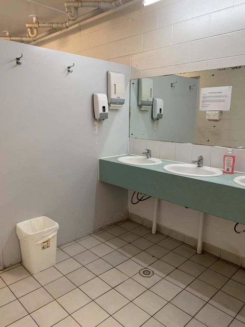 Frogs-Hollow Backpackers - Accommodation Batemans Bay 22