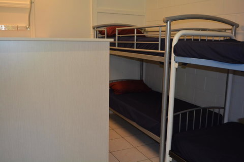 Frogs-Hollow Backpackers - Accommodation Batemans Bay 4